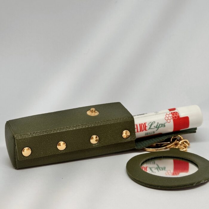 4. Llavero organizador de protector labial con espejo